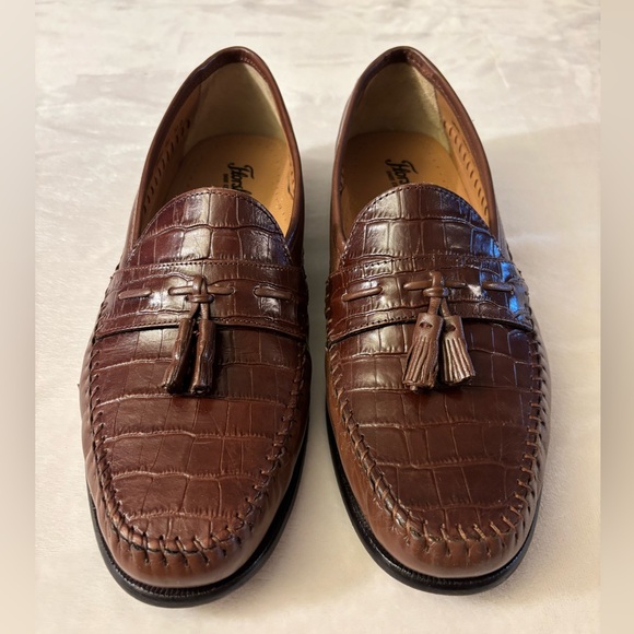 Florsheim Other - Florsheim Crocodile Pattern Brown Loafers